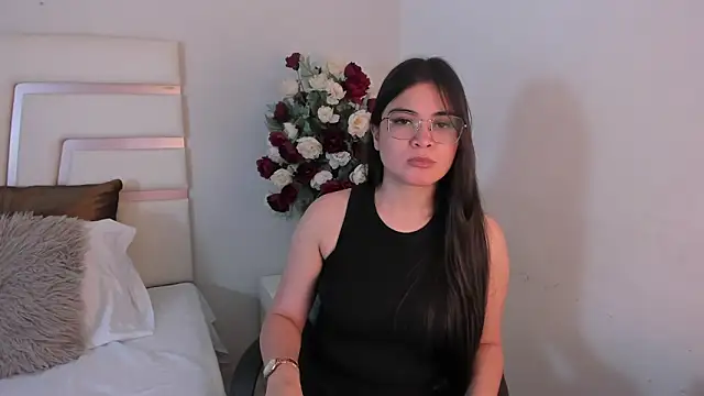 CamilaSofiia online show from February 5, 2025, 7:42 pm