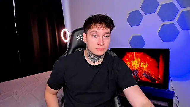 Chris Tyson online show from December 22, 2025, 8:44 am