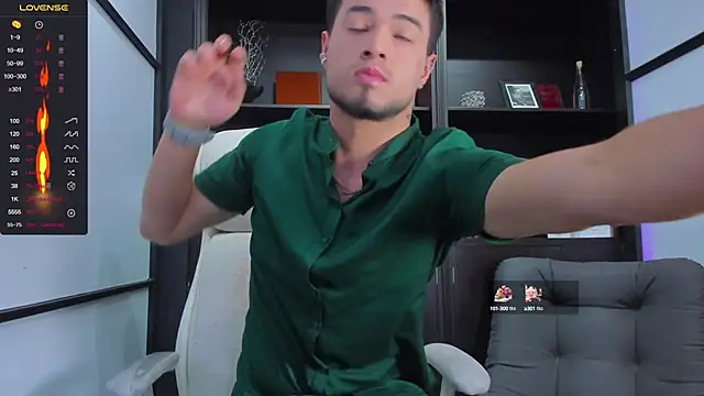 EdwardRoss  online show from February 5, 2025, 7:53 pm