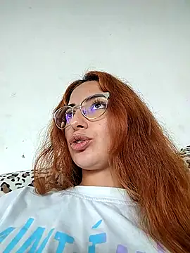 Snapshot of Kate_lorens9 chatting on September 29, 2025, 2:44 pm Kate lorens9 online show from September 29, 2025, 2:44 pm