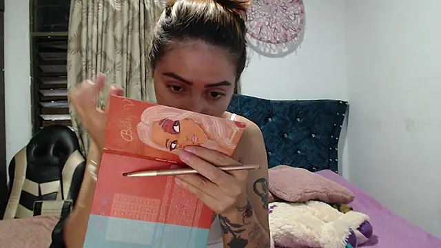 Snapshot of Kate_lorens9 chatting on November 17, 2025, 11:43 pm Kate lorens9 online show from November 17, 2025, 11:43 pm