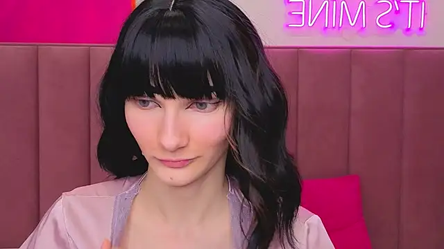 Lili flowerr online show from April 4, 2026, 10:57 am