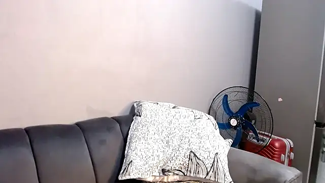 LongPussyLipsxx online show from October 12, 2025, 8:52 pm