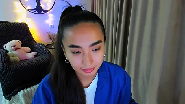 worldofkim online show from November 27, 2025, 12:18 pm