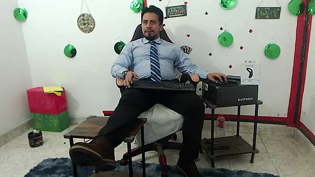 Snapshot of KalethBigDick chatting on June 19, 2026, 5:23 am KalethBigDick online show from June 19, 2026, 5:23 am