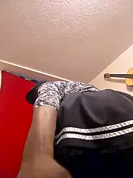 Nattyboey223 online show from April 18, 2026, 12:09 pm