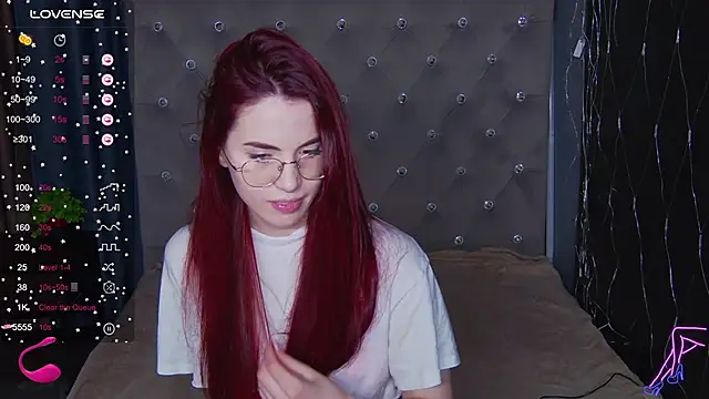 Snapshot of EmilyKents chatting on February 20, 2025, 7:34 am EmilyKents online show from February 20, 2025, 7:34 am