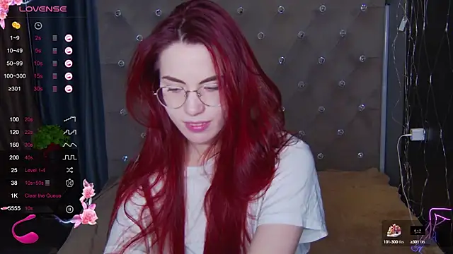 Snapshot of EmilyKents chatting on February 27, 2025, 4:41 am EmilyKents online show from February 27, 2025, 4:41 am