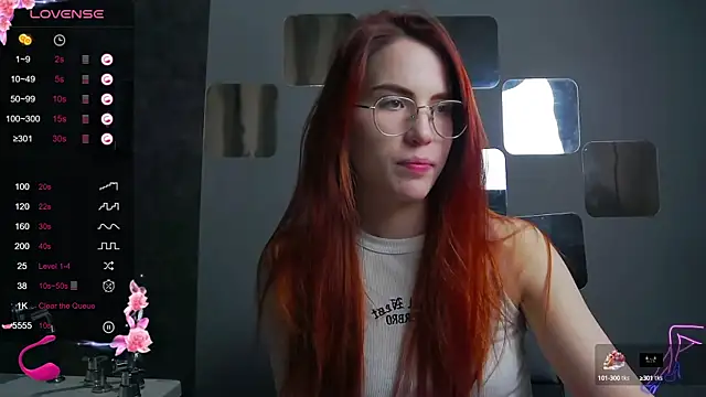 Snapshot of EmilyKents chatting on March 10, 2025, 5:22 am EmilyKents online show from March 10, 2025, 5:22 am