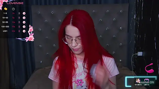 Snapshot of EmilyKents chatting on September 22, 2025, 1:51 am EmilyKents online show from September 22, 2025, 1:51 am