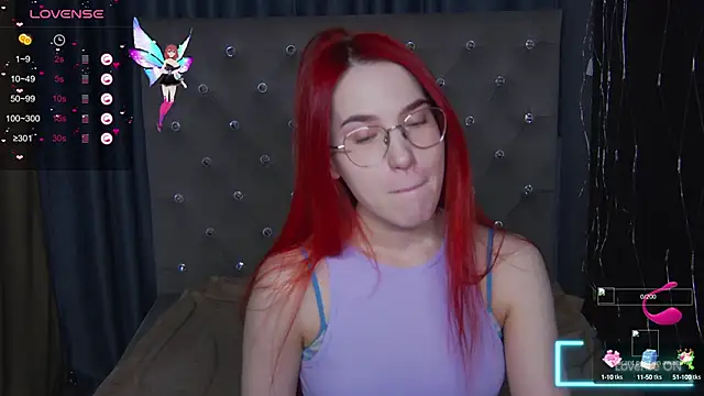 Snapshot of EmilyKents chatting on October 15, 2025, 1:39 am EmilyKents online show from October 15, 2025, 1:39 am