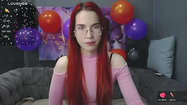 Snapshot of EmilyKents chatting on October 28, 2025, 1:20 am EmilyKents online show from October 28, 2025, 1:20 am