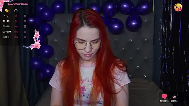 Snapshot of EmilyKents chatting on November 13, 2025, 1:04 am EmilyKents online show from November 13, 2025, 1:04 am