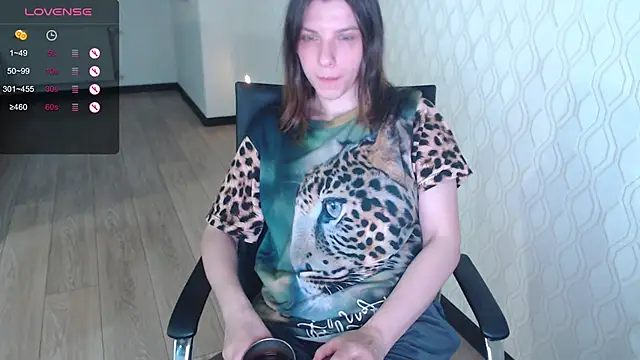 LisaHeart online show from April 16, 2026, 7:47 pm