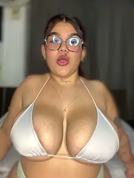 Michellesexxy online show from January 8, 2025, 2:57 am