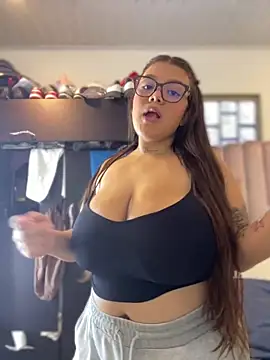 Snapshot of Michellesexxy chatting on October 1, 2025, 9:21 pm Michellesexxy online show from October 1, 2025, 9:21 pm