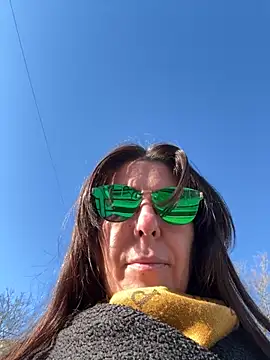 Snapshot of eveangelll chatting on November 2, 2025, 7:44 am eveangelll online show from November 2, 2025, 7:44 am