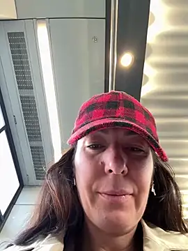 eveangelll online show from April 7, 2026, 4:24 am