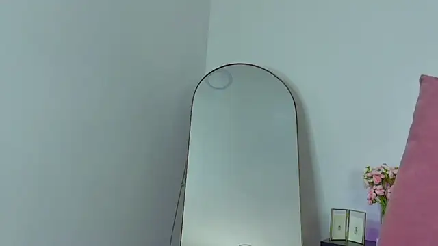 TootsieGirls online show from December 4, 2024, 9:57 pm