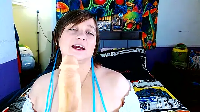 Chloenightmare online show from June 16, 2026, 7:27 pm