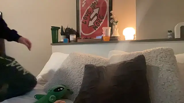 younghungginger online show from December 28, 2024, 1:29 am