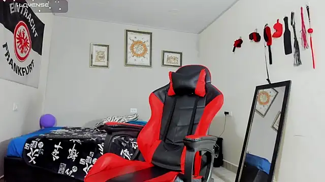 AlejoKhalifa  online show from October 30, 2025, 10:16 am