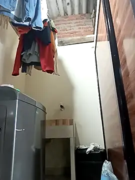 AlejoKhalifa  online show from November 11, 2025, 10:37 am