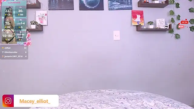 Snapshot of macey_elliot_ chatting on January 17, 2025, 8:11 pm macey elliot online show from January 17, 2025, 8:11 pm