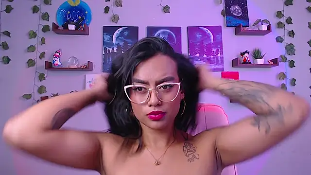 Snapshot of macey_elliot_ chatting on February 7, 2025, 4:24 pm macey elliot online show from February 7, 2025, 4:24 pm