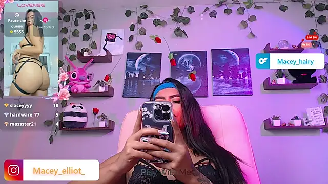 Snapshot of macey_elliot_ chatting on March 12, 2025, 3:29 pm macey elliot online show from March 12, 2025, 3:29 pm