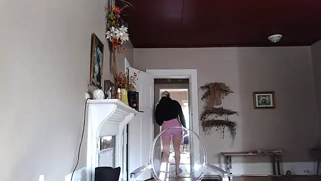 Snapshot of Glamazonx chatting on September 24, 2025, 5:38 pm Glamazonx online show from September 24, 2025, 5:38 pm