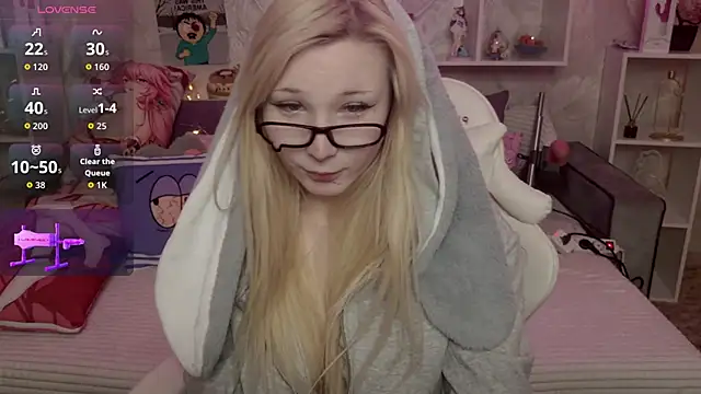 MeowkaKitty online show from February 5, 2026, 2:05 am