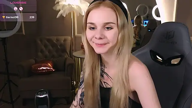 Britney Lynch online show from February 22, 2025, 1:00 am