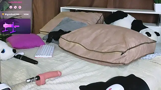 Britney Lynch online show from February 27, 2025, 3:25 am