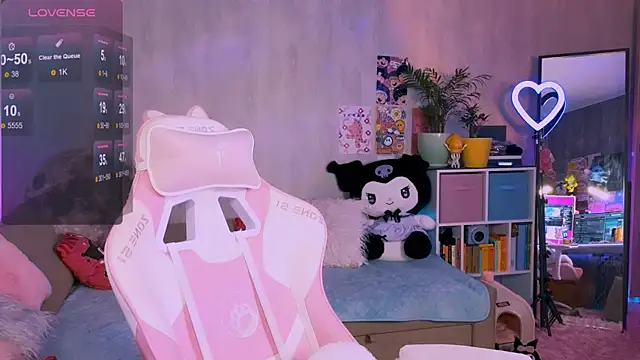 Britney Lynch online show from September 19, 2025, 7:58 pm