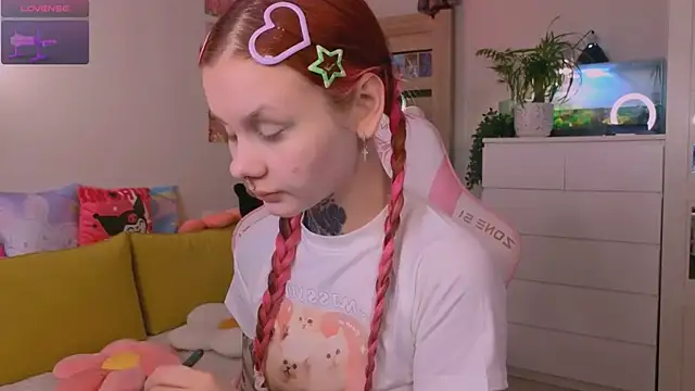 Britney Lynch online show from November 13, 2025, 7:24 pm