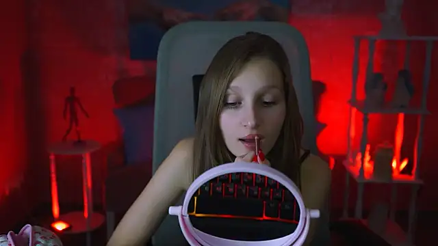 Snapshot of EllaHorton chatting on February 8, 2025, 6:43 am EllaHorton online show from February 8, 2025, 6:43 am