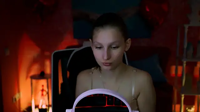 Snapshot of EllaHorton chatting on March 22, 2025, 5:39 am EllaHorton online show from March 22, 2025, 5:39 am