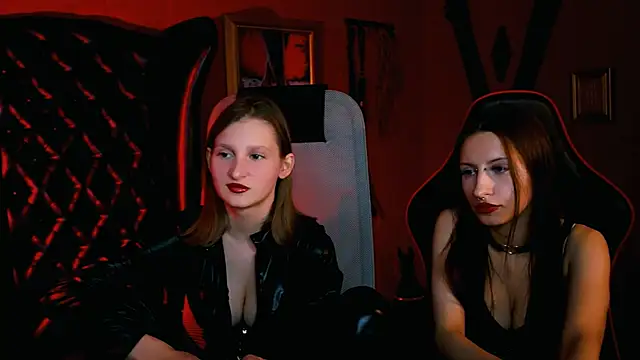 Snapshot of EllaHorton chatting on October 23, 2025, 4:39 pm EllaHorton online show from October 23, 2025, 4:39 pm