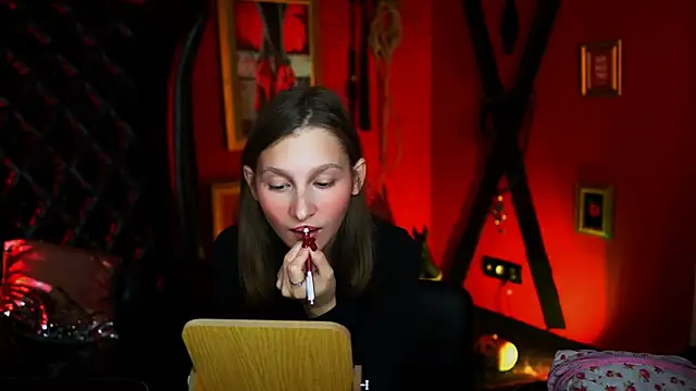 Snapshot of EllaHorton chatting on November 9, 2025, 10:24 am EllaHorton online show from November 9, 2025, 10:24 am