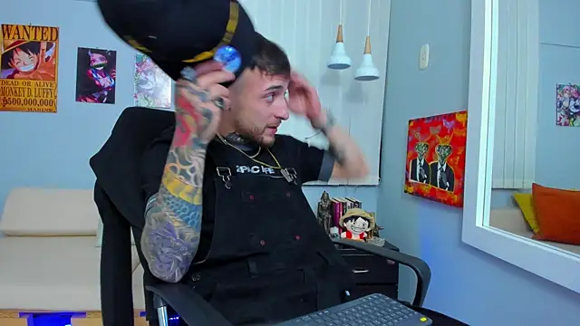 Snapshot of Drako_Lamar chatting on January 18, 2025, 3:49 pm Drako Lamar online show from January 18, 2025, 3:49 pm