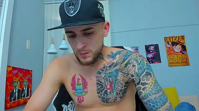 Snapshot of Drako_Lamar chatting on February 10, 2025, 6:35 pm Drako Lamar online show from February 10, 2025, 6:35 pm