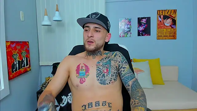 Snapshot of Drako_Lamar chatting on February 10, 2025, 9:36 pm Drako Lamar online show from February 10, 2025, 9:36 pm