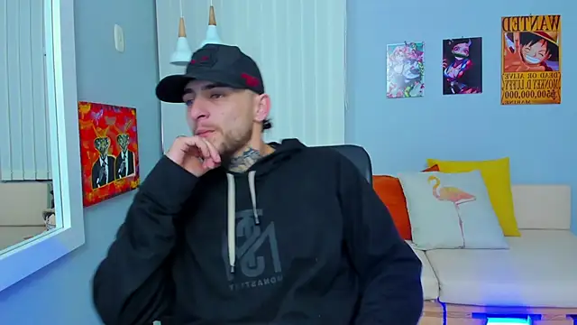 Snapshot of Drako_Lamar chatting on February 14, 2025, 12:47 pm Drako Lamar online show from February 14, 2025, 12:47 pm