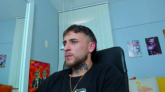 Snapshot of Drako_Lamar chatting on February 17, 2025, 6:37 pm Drako Lamar online show from February 17, 2025, 6:37 pm