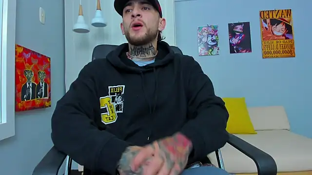 Snapshot of Drako_Lamar chatting on February 19, 2025, 12:22 pm Drako Lamar online show from February 19, 2025, 12:22 pm