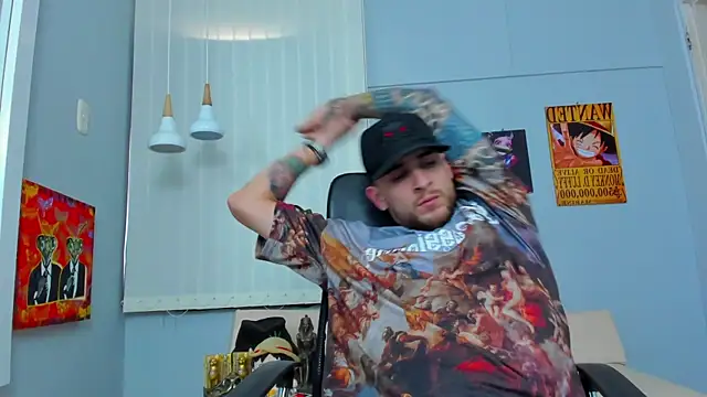 Snapshot of Drako_Lamar chatting on February 19, 2025, 6:32 pm Drako Lamar online show from February 19, 2025, 6:32 pm