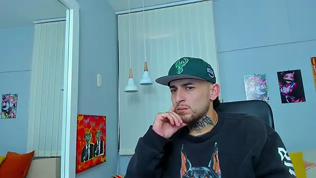 Snapshot of Drako_Lamar chatting on February 24, 2025, 12:26 pm Drako Lamar online show from February 24, 2025, 12:26 pm