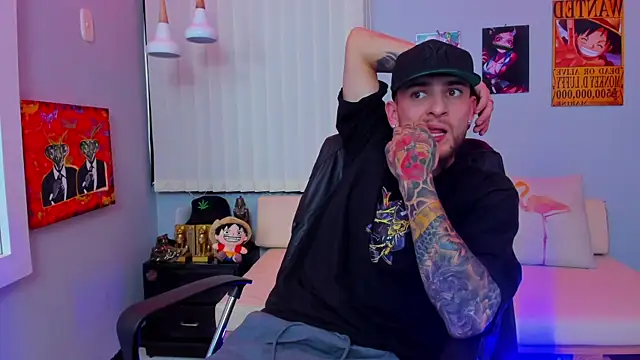 Snapshot of Drako_Lamar chatting on March 18, 2025, 6:37 pm Drako Lamar online show from March 18, 2025, 6:37 pm