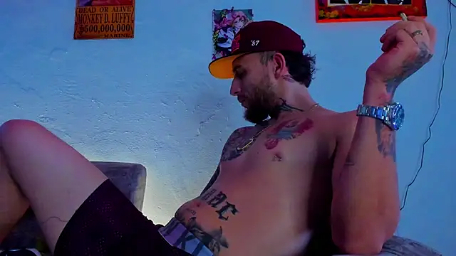 Snapshot of Drako_Lamar chatting on September 18, 2025, 8:55 pm Drako Lamar online show from September 18, 2025, 8:55 pm